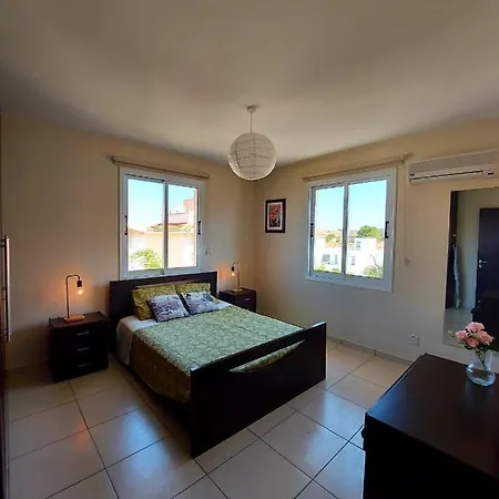Palms B1 204 Pyla